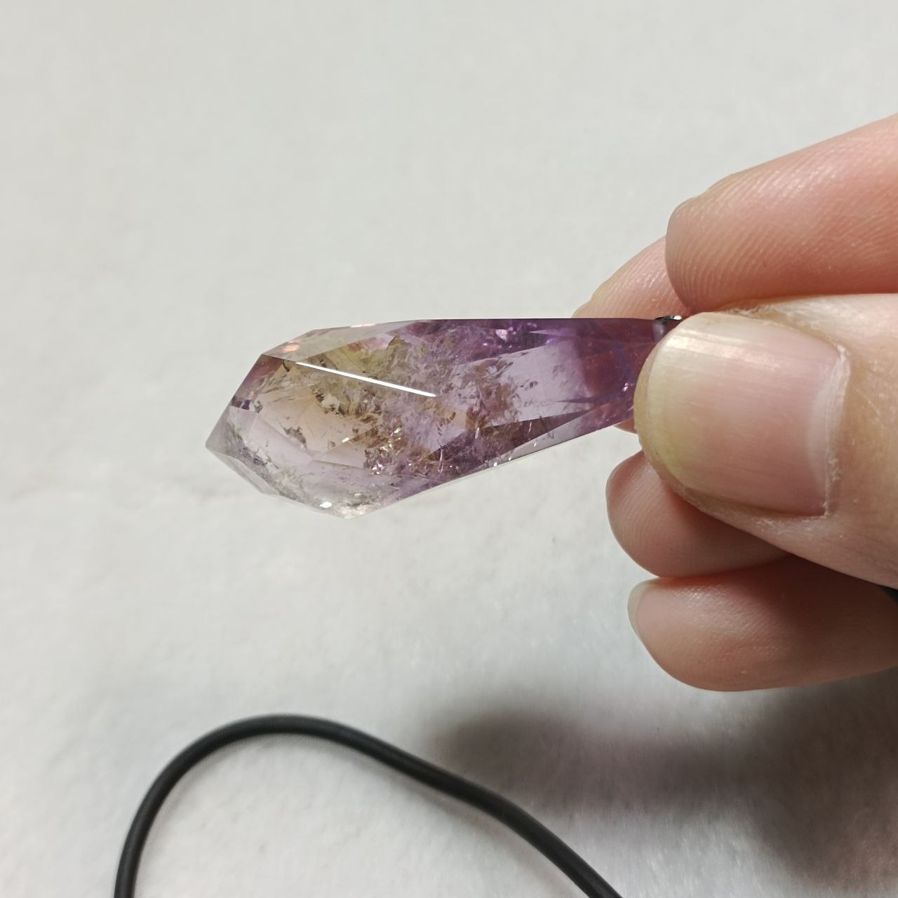 紫黄晶吊坠横向细节